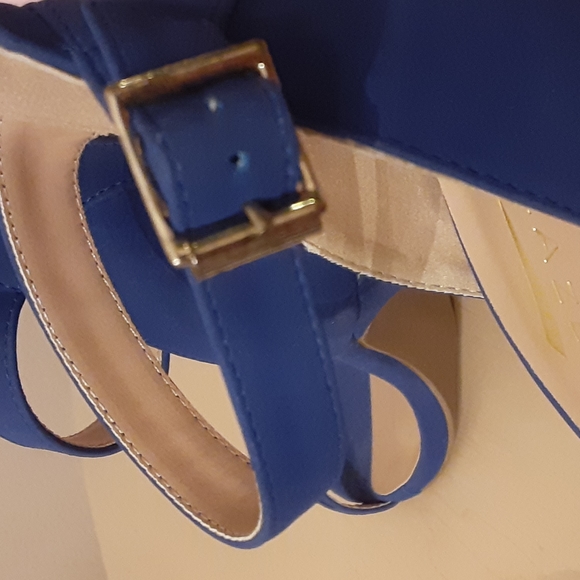 Blue Willow Evening Heels - Picture 5 of 12